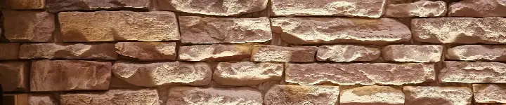 Kırmızı ve kahve tonlu eskitme tuğla duvar yakın plan